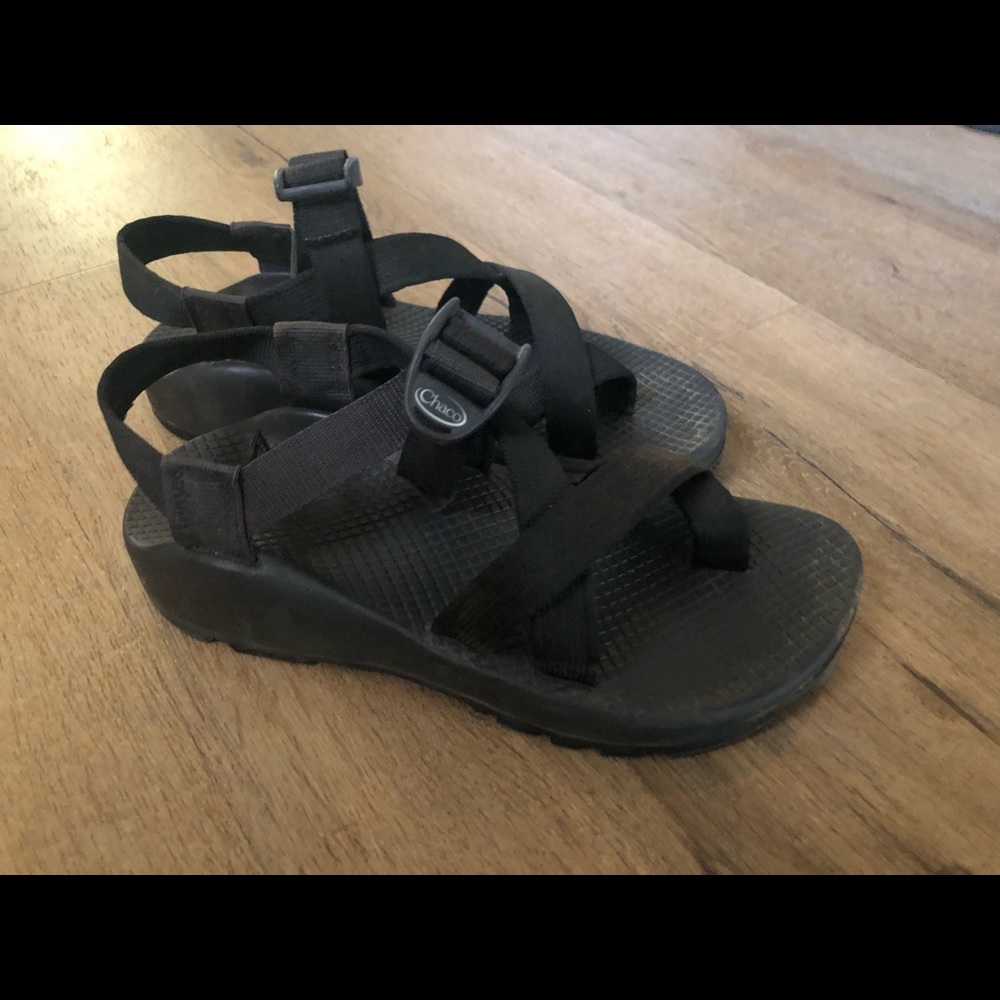 Black chacos